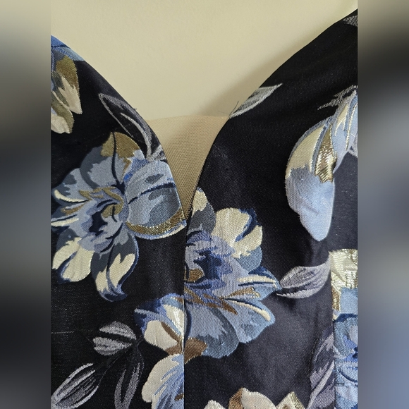 JULES &‎ CLEO (David's Bridal), Plunging Metallic Floral Brocade A-Line Dress, 6 - Picture 10 of 16